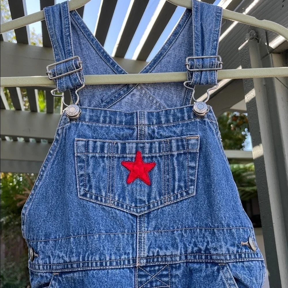 GAP KIDS DENIM OVERALLS Size XS  Age 3-4 SO CUTE  Red Embroidery
